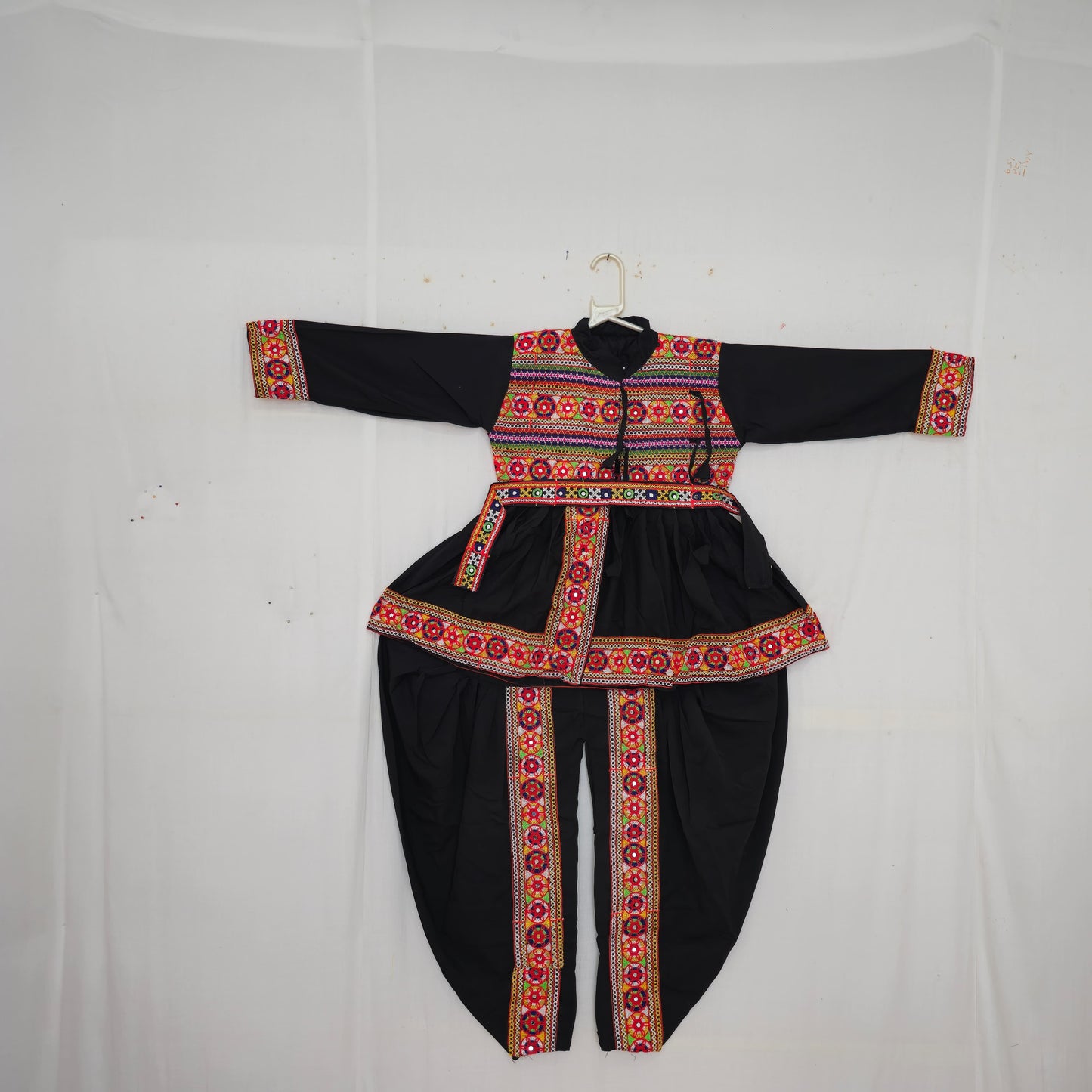 Upper Body Round Work Kediya