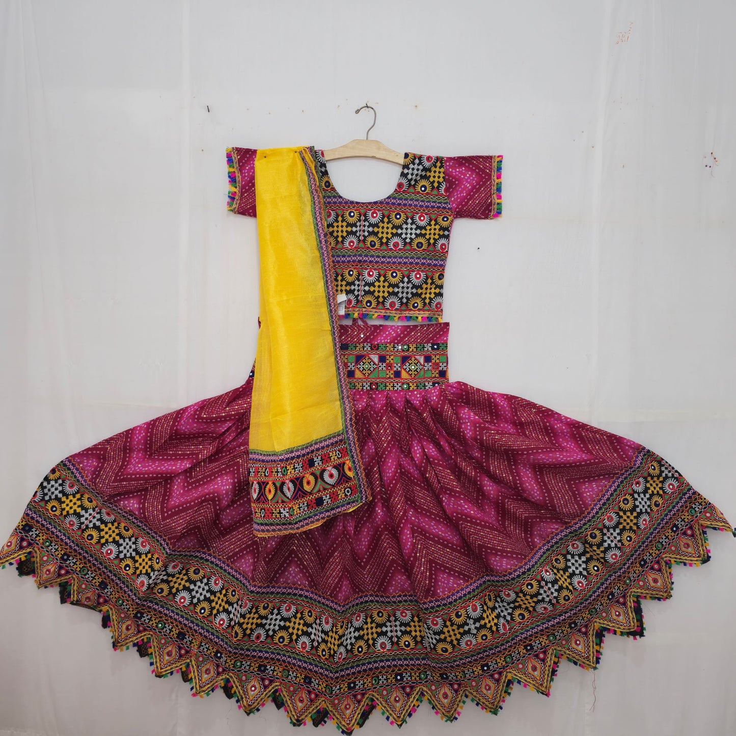 Zigzag Bandhani