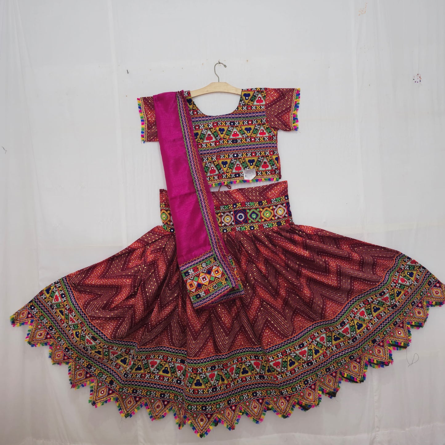 Zigzag Bandhani